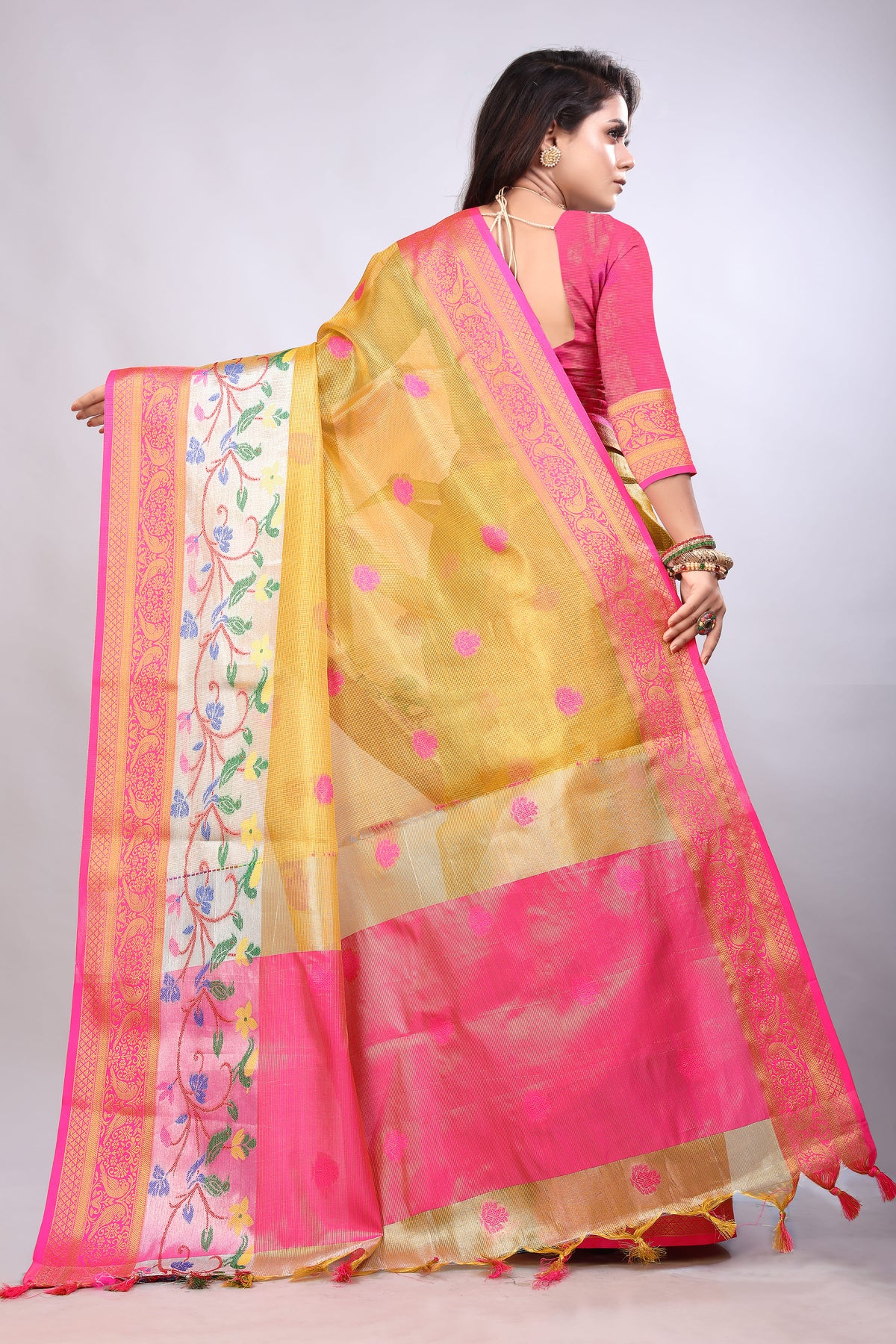 Delightful Exclusive Attractive Designer Bollywood Saree For Women Soft Lichi Silk saree with Rich Pallu & Meenakari with Weaving Border ( Gold Chaki - Pink )
