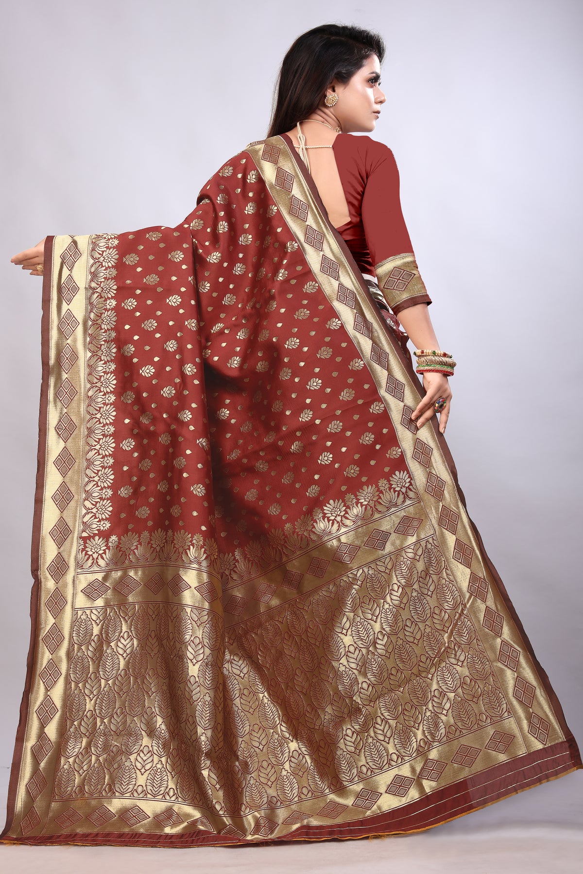 Delightful Exclusive Attractive Designer Bollywood Saree For Women Soft Lichi Silk saree with Rich Pallu & Meenakari with Weaving Border ( Gold Chaki - Maroon )