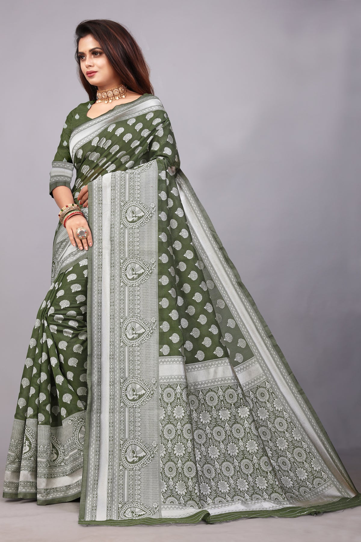 Delightful Exclusive Attractive Designer Bollywood Saree For Women Soft Lichi Silk saree with Rich Pallu & Meenakari with Weaving  Border ( Rapair Buta - Mahendi Green )