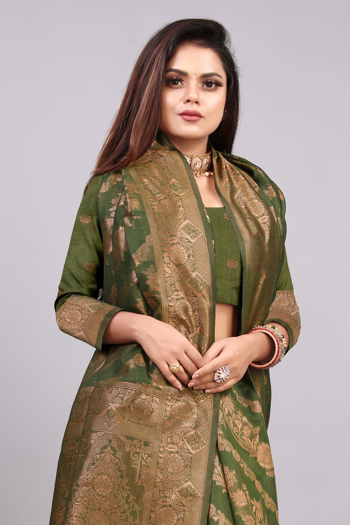 Delightful Exclusive Attractive Designer Bollywood Saree For Women Soft Lichi Silk saree with Rich Pallu & Meenakari with Weaving  Border ( Rapair Leriya - Mahendi Green )