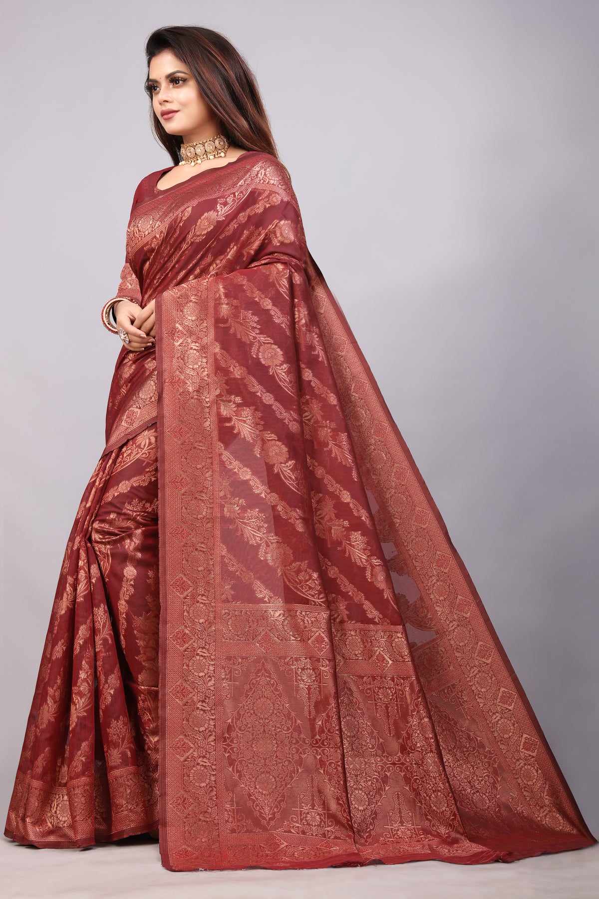 Delightful Exclusive Attractive Designer Bollywood Saree For Women Soft Lichi Silk saree with Rich Pallu & Meenakari with Weaving  Border ( Rapair Leriya - Maroon )