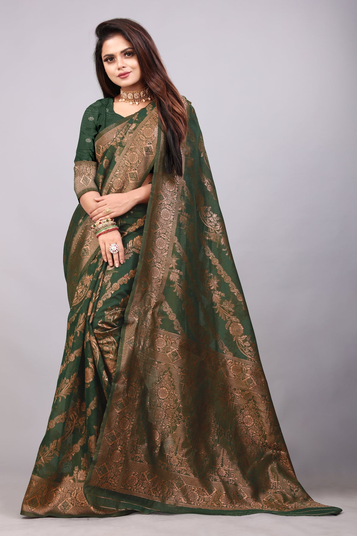 Delightful Exclusive Attractive Designer Bollywood Saree For Women Soft Lichi Silk saree with Rich Pallu & Meenakari with Weaving  Border ( Rapair Leriya - Dark Green )