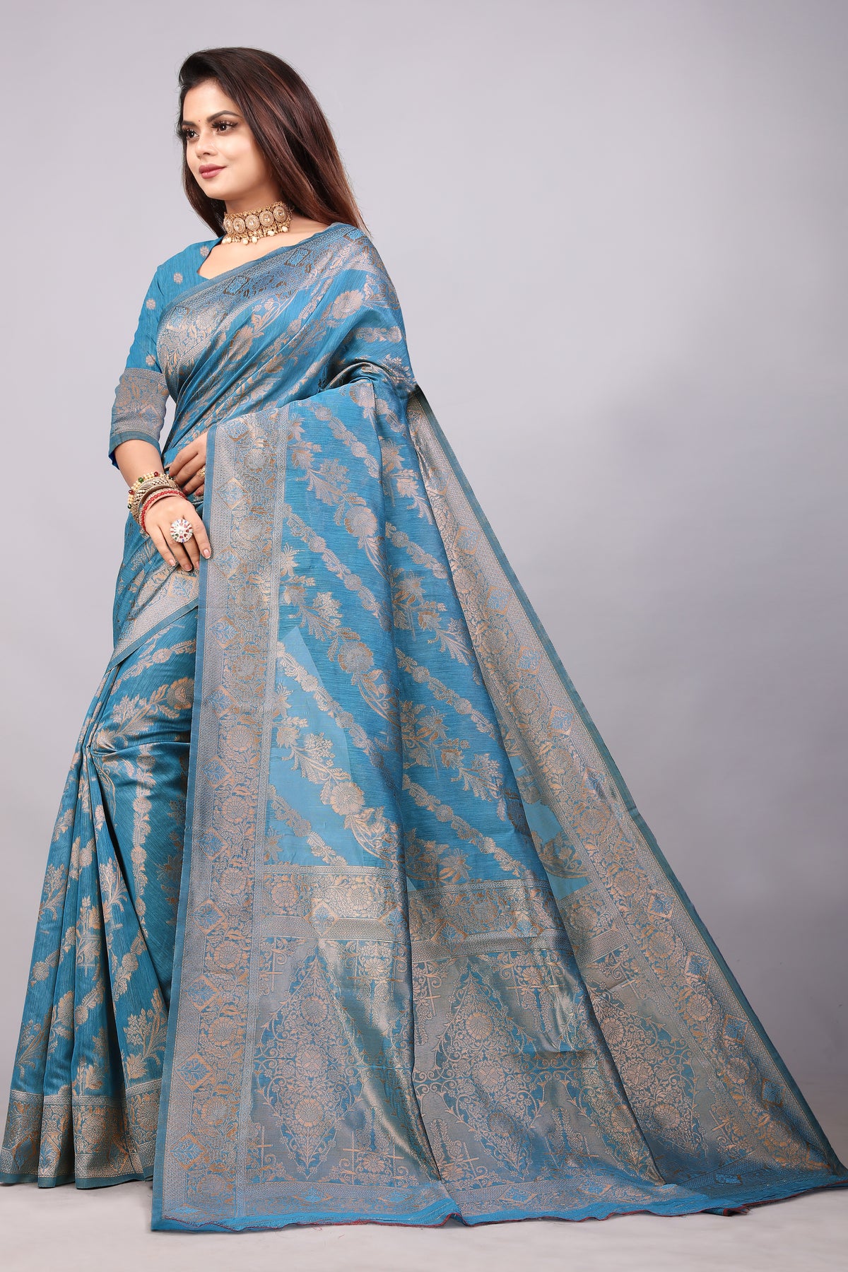 Delightful Exclusive Attractive Designer Bollywood Saree For Women Soft Lichi Silk saree with Rich Pallu & Meenakari with Weaving  Border ( Rapair Leriya - Light Blue )