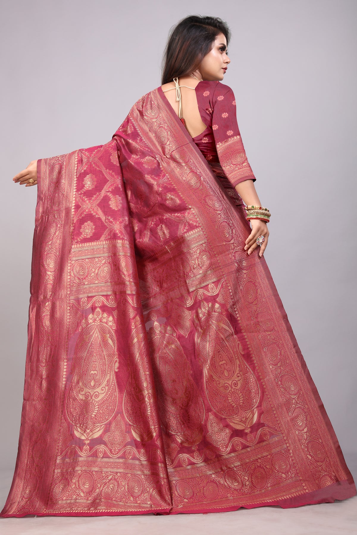 Delightful Exclusive Attractive Designer Bollywood Saree For Women Soft Lichi Silk saree with Rich Pallu & Meenakari with Weaving  Border ( Rapair Leriya 02 - Pink )
