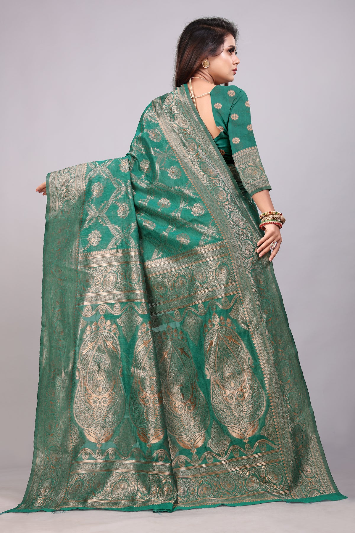 Delightful Exclusive Attractive Designer Bollywood Saree For Women Soft Lichi Silk saree with Rich Pallu & Meenakari with Weaving  Border ( Rapair Leriya 02 - Rama )
