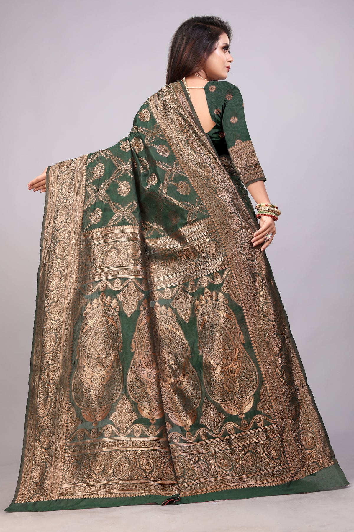 Delightful Exclusive Attractive Designer Bollywood Saree For Women Soft Lichi Silk saree with Rich Pallu & Meenakari with Weaving  Border ( Rapair Leriya 02 - Dark Green )