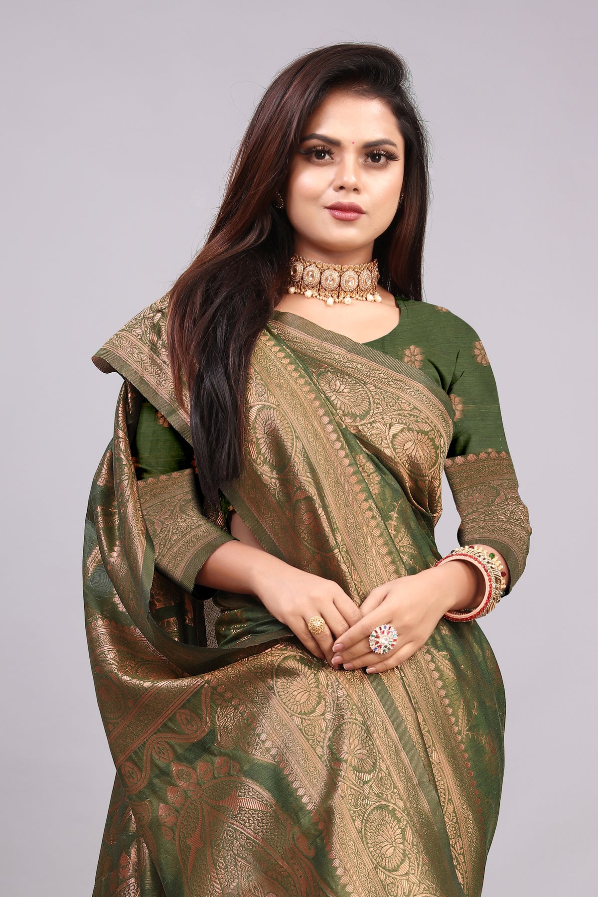 Delightful Exclusive Attractive Designer Bollywood Saree For Women Soft Lichi Silk saree with Rich Pallu & Meenakari with Weaving  Border ( Rapair Leriya 02 - Mahendi Green )