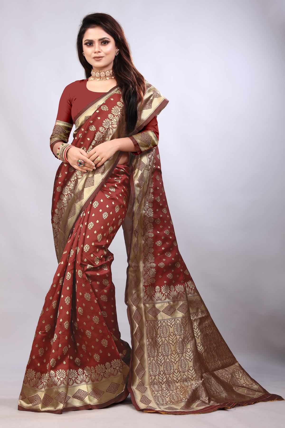 Delightful Exclusive Attractive Designer Bollywood Saree For Women Soft Lichi Silk saree with Rich Pallu & Meenakari with Weaving  Border ( Gold Chaki - Maroon )