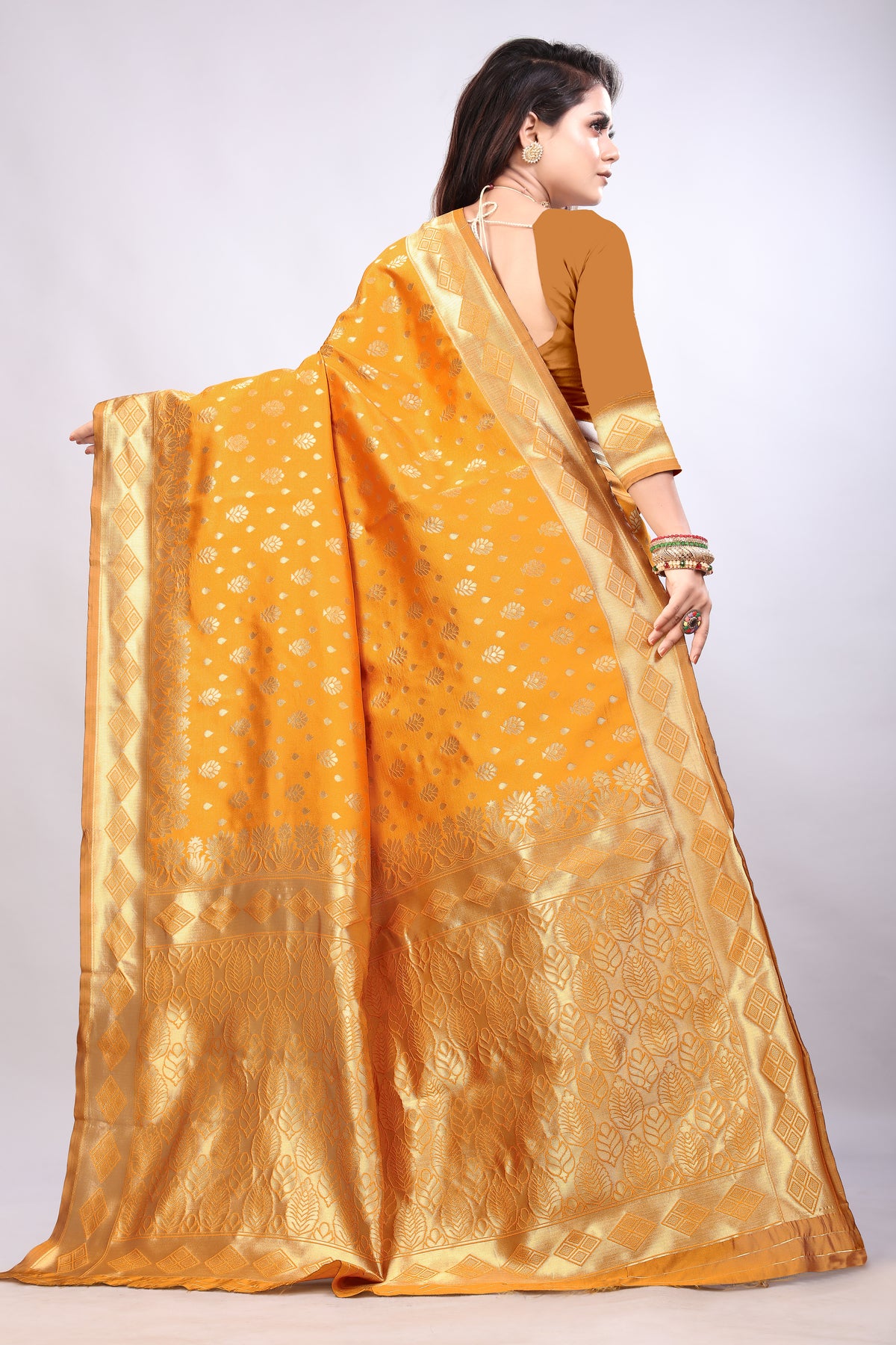 Delightful Exclusive Attractive Designer Bollywood Saree For Women Soft Lichi Silk saree with Rich Pallu & Meenakari with Weaving  Border ( Gold Chaki - Orange )