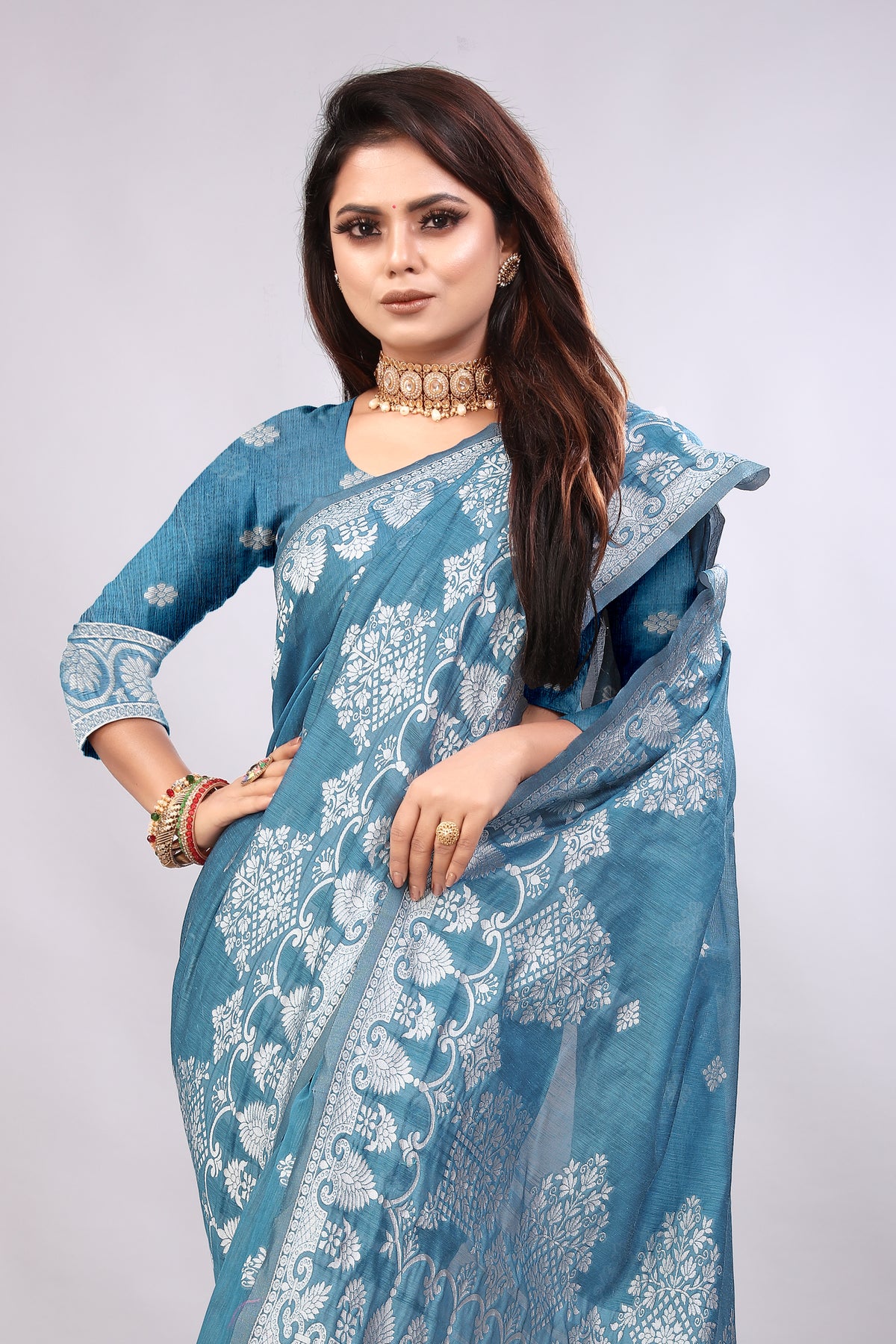 Delightful Exclusive Attractive Designer Bollywood Saree For Women Soft Lichi Silk saree with Rich Pallu & Meenakari with Weaving  Border ( Rapair Flower - Blue )
