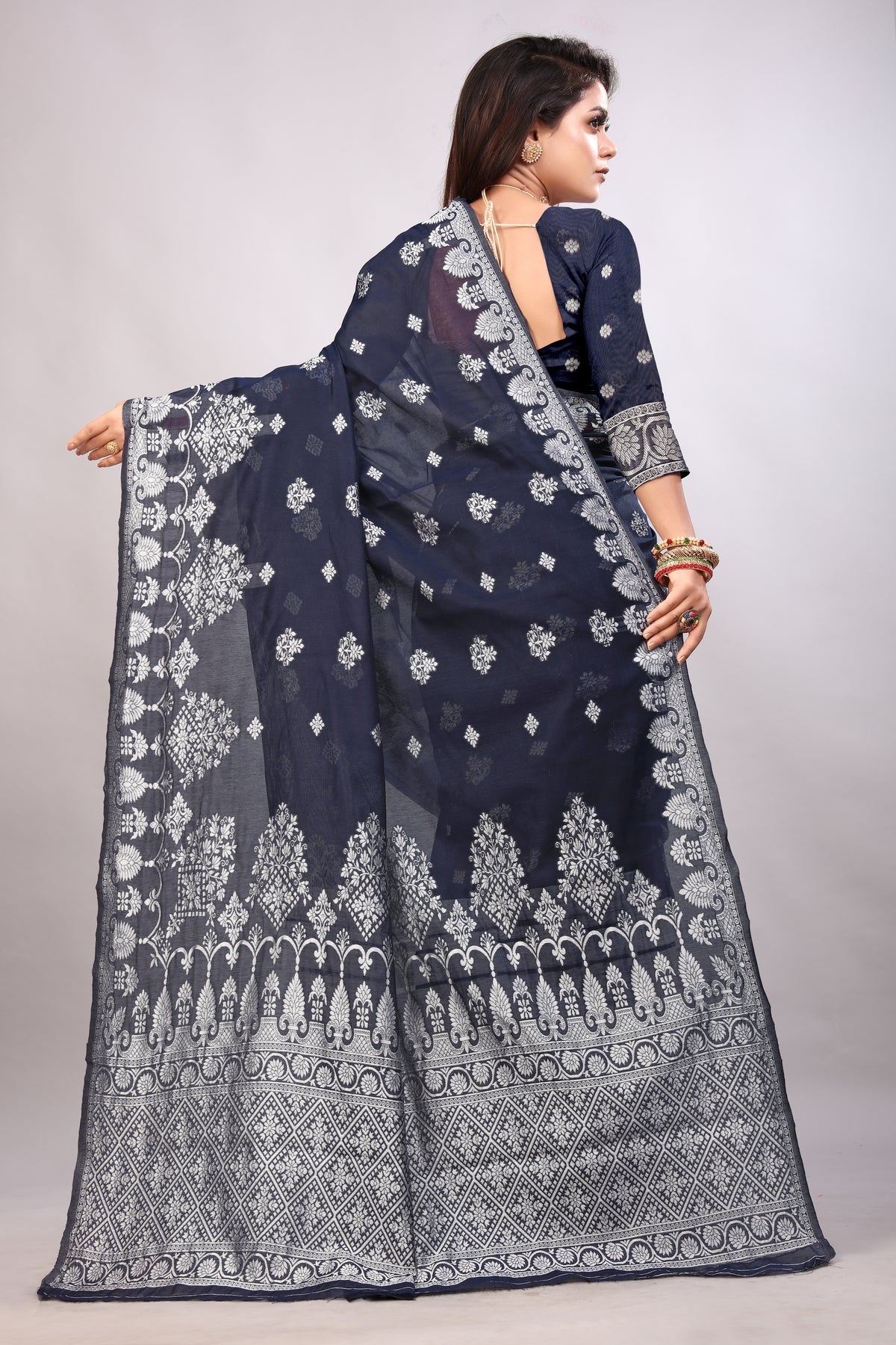 Delightful Exclusive Attractive Designer Bollywood Saree For Women Soft Lichi Silk saree with Rich Pallu & Meenakari with Weaving  Border ( Rapair Flower - Nevy Blue )